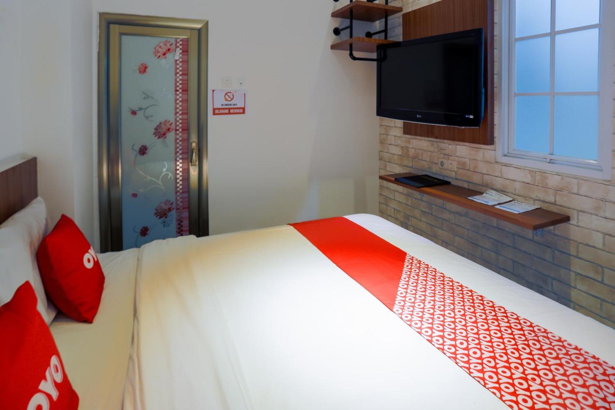 Super Oyo 3109 Point Inn Jakarta Eksteriør billede